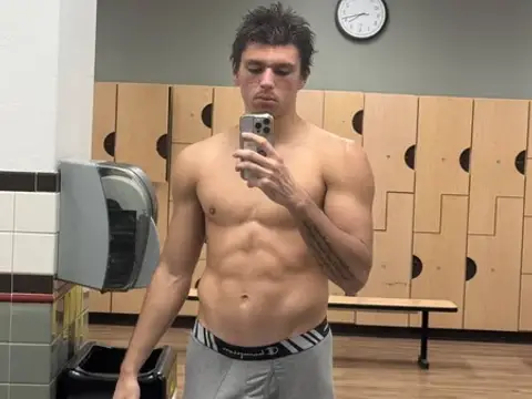 24, Bi, Big meat inside